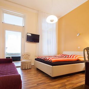 Familien-Zimmer